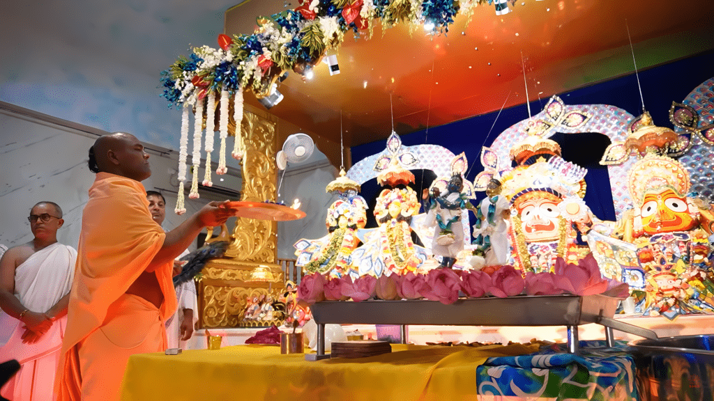 Aarti pooja at Iskcon Temple ahmedabad