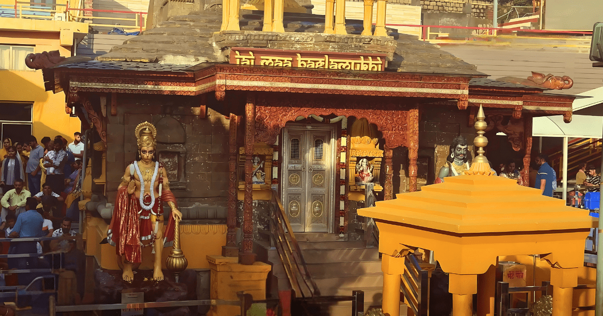 mata baglamukhi temple kangra