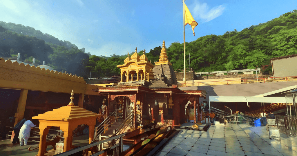 baglamukhi temple complex