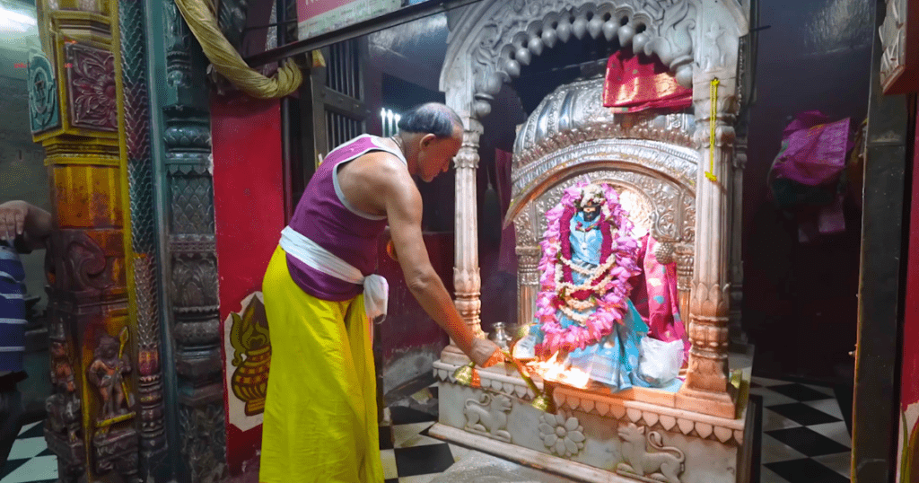 Pooja at Shri Vishalakshi Temple